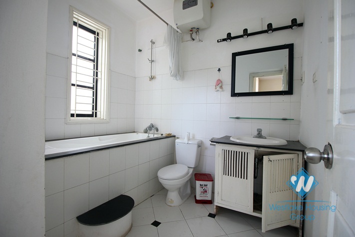 Lovely house with lake view for lease in Tu Hoa street